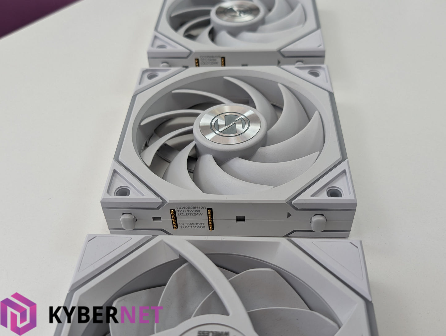 Lian Li Uni Fan TL Wireless 120 RGB Cooling Fan Kit 3x (White) & L-Wireless Sync