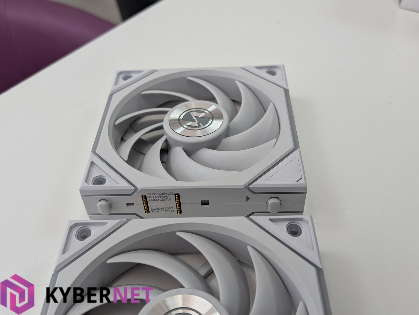 Lian Li Uni Fan TL Wireless 120 RGB Cooling Fan Kit 3x (White) & L-Wireless Sync