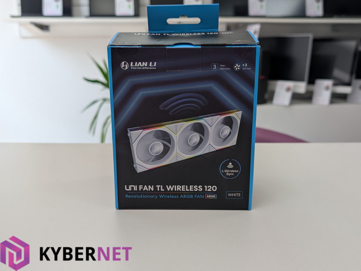 Lian Li Uni Fan TL Wireless 120 RGB Cooling Fan Kit 3x (White) & L-Wireless Sync