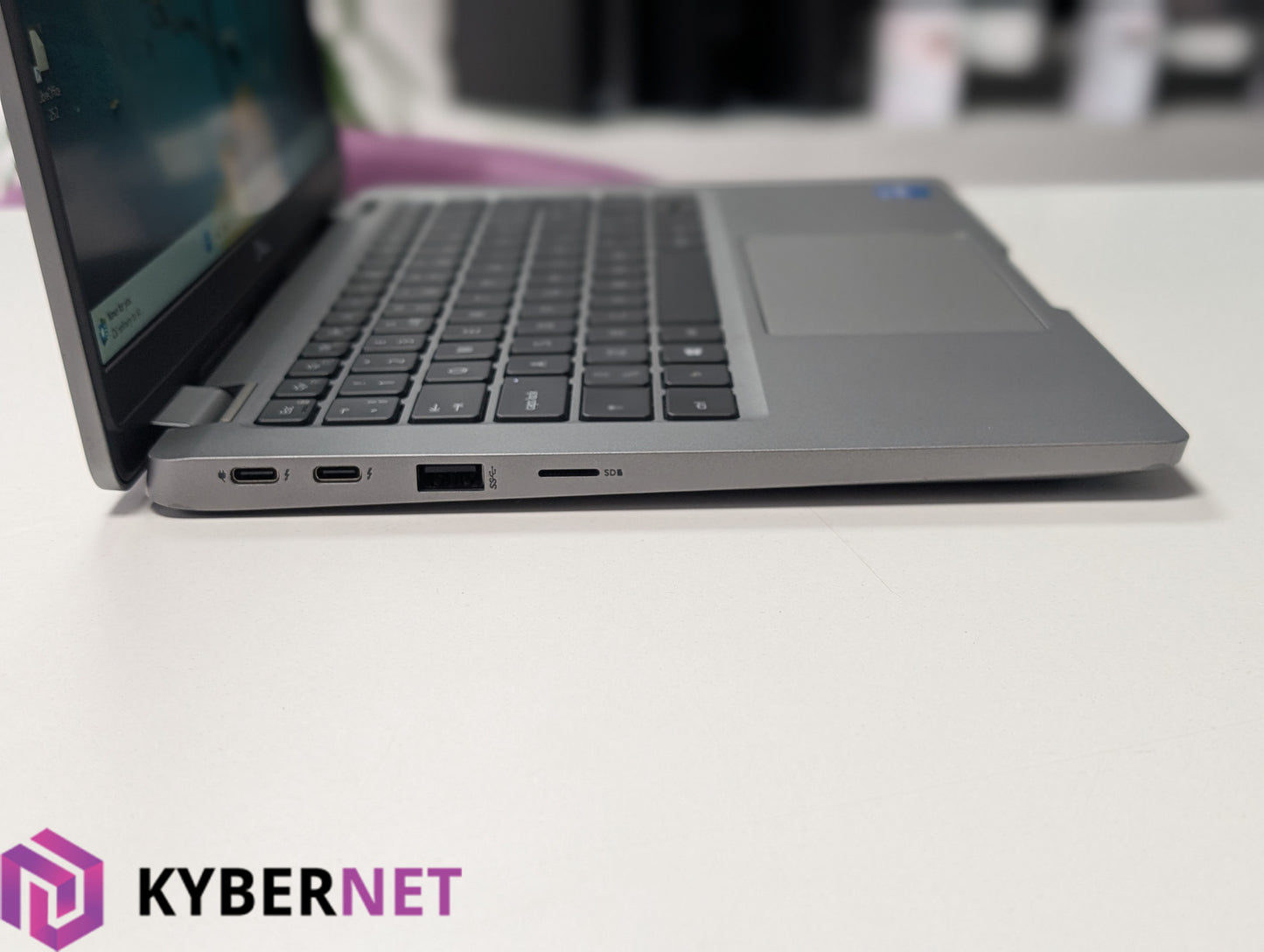 Dell Latitude 5320 13.3" FHD Laptop, i5-1135G7 2.40GHz, 8GB, 256GB SSD
