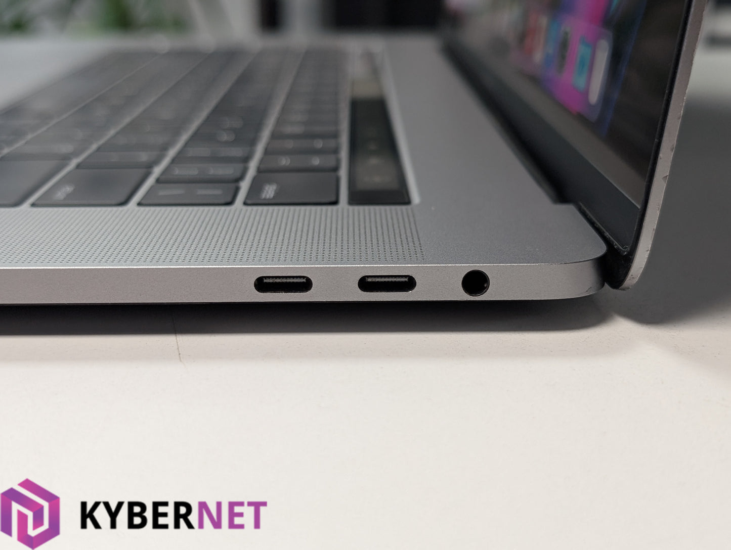 Apple MacBook Pro A1707 15" 2017, Quad-Core i7 2.9GHz, 16GB, 512GB SSD, Pro 560