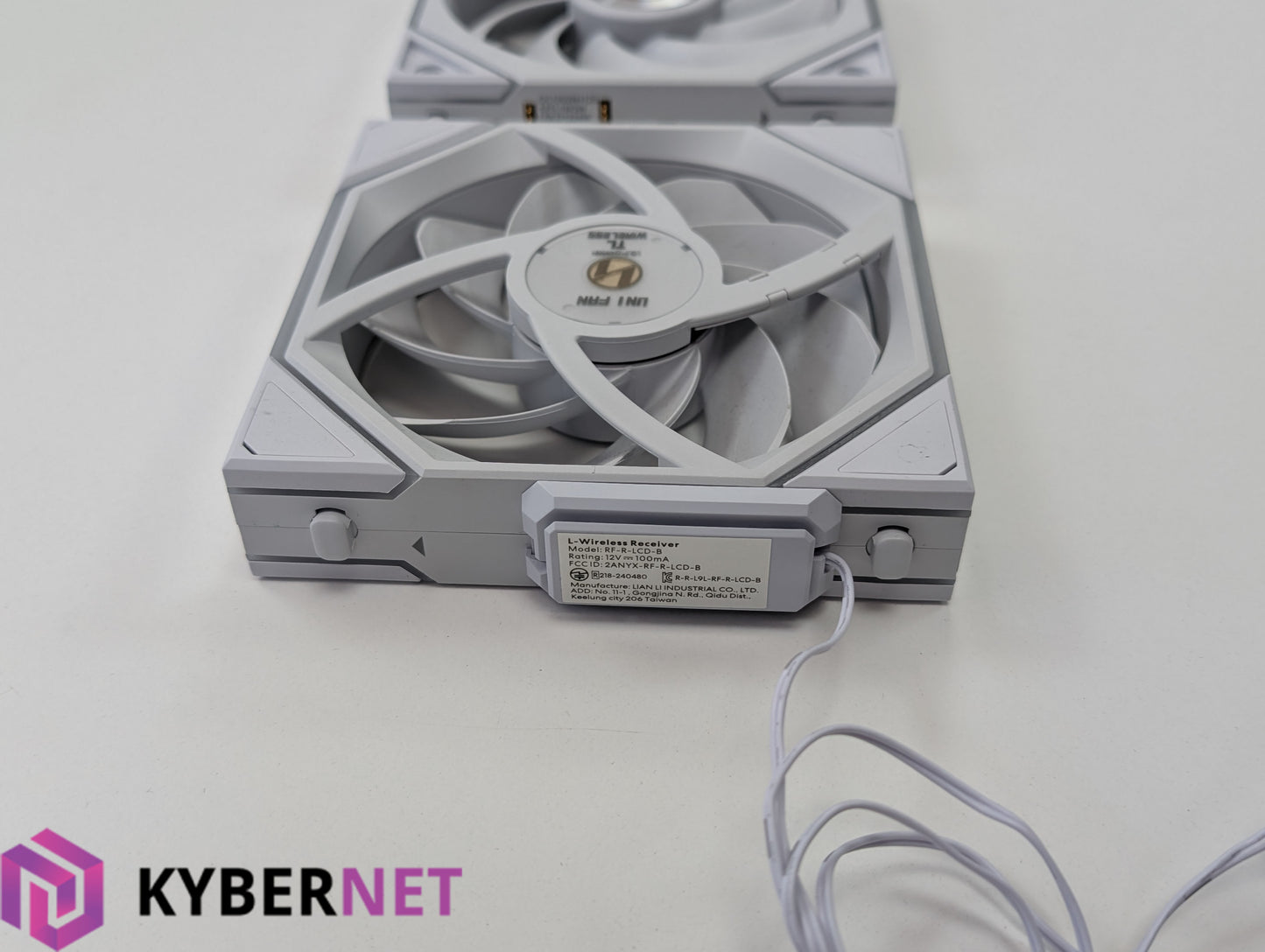 Lian Li Uni Fan TL Wireless 120 RGB Cooling Fan Kit 3x (White) & L-Wireless Sync