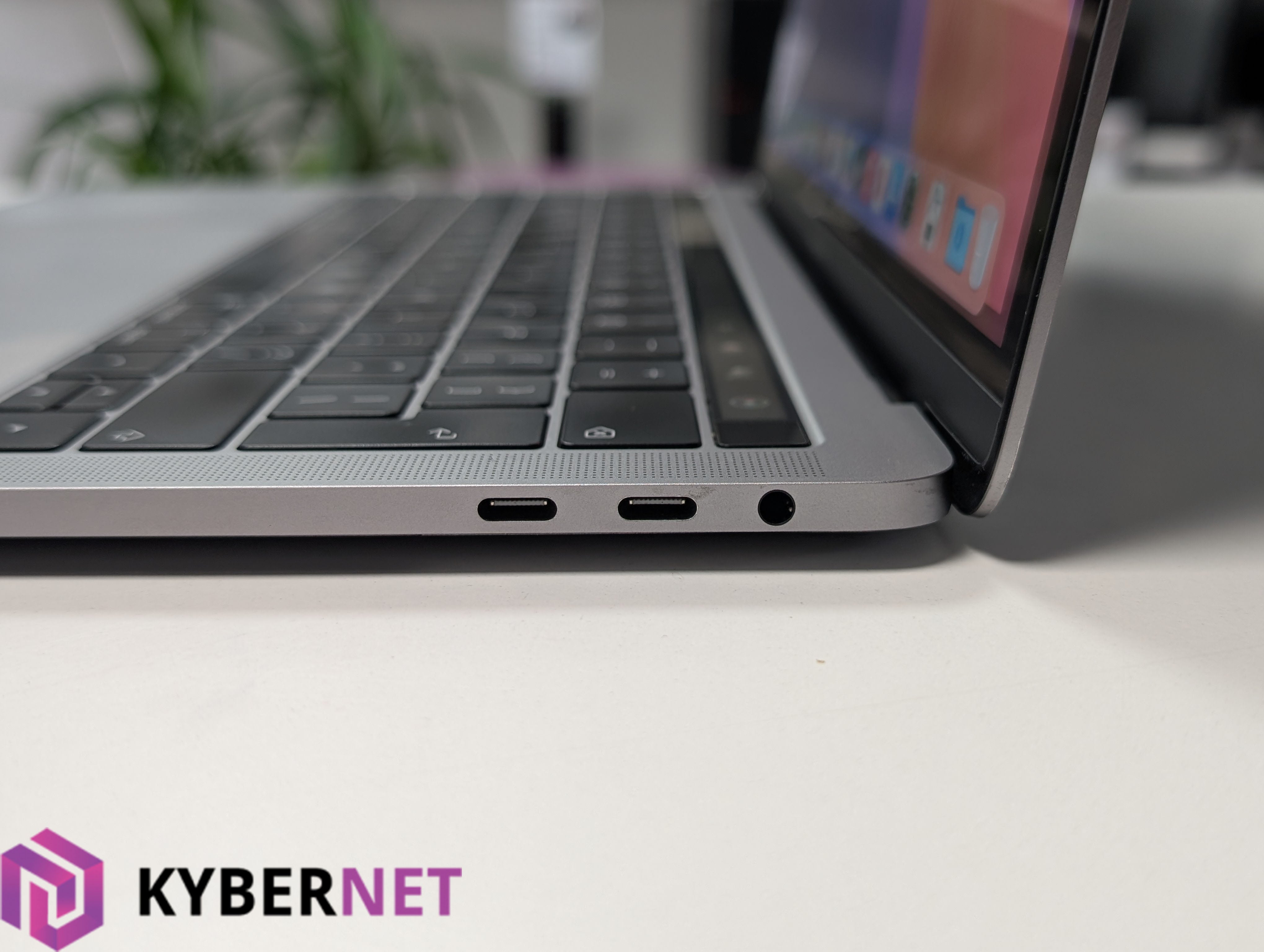 Apple MacBook Pro A1989 13