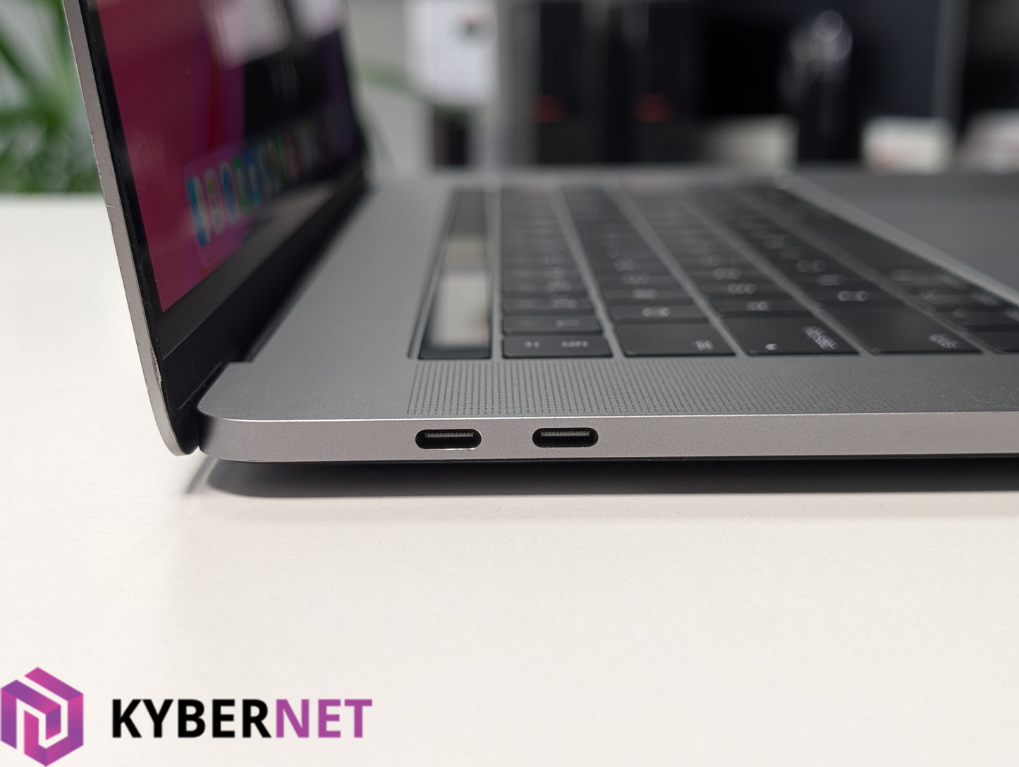 Apple MacBook Pro A1707 15" 2017, Quad-Core i7 2.9GHz, 16GB, 512GB SSD, Pro 560