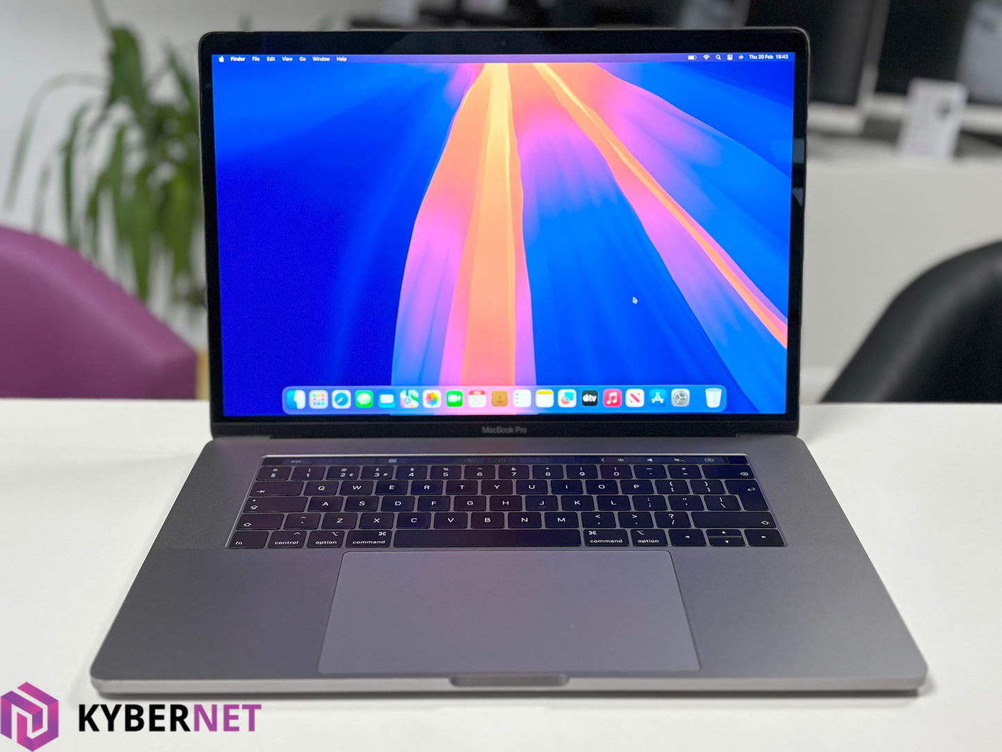 Apple MacBook Pro A1990 15" 2019, 6-Core i7, 32GB, 1TB, Radeon Pro 555X 4GB