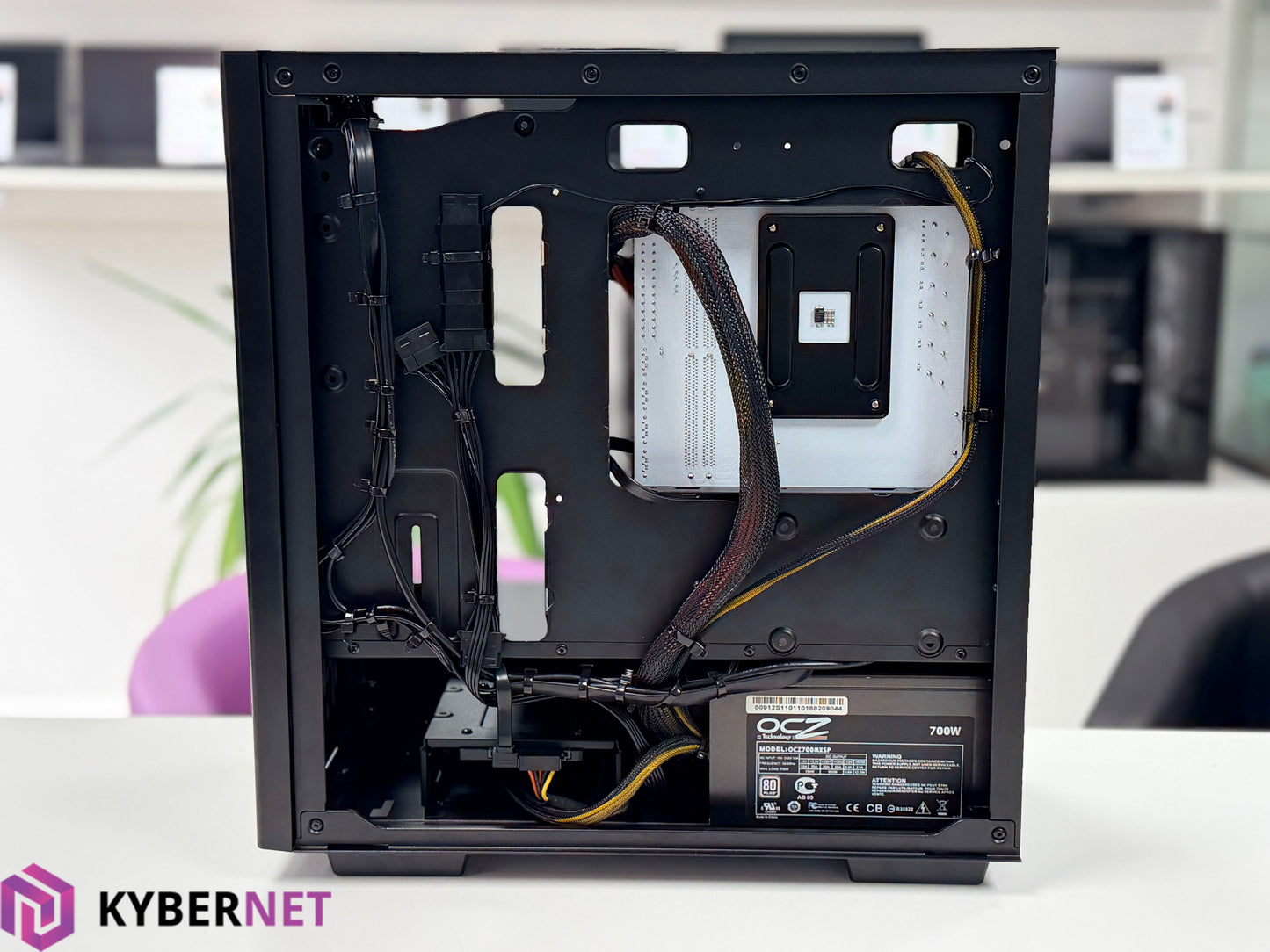 Gaming PC Ryzen 5 5600X 3.70GHz, 32GB, 512GB + 1TB SSD, RTX 3050 6GB