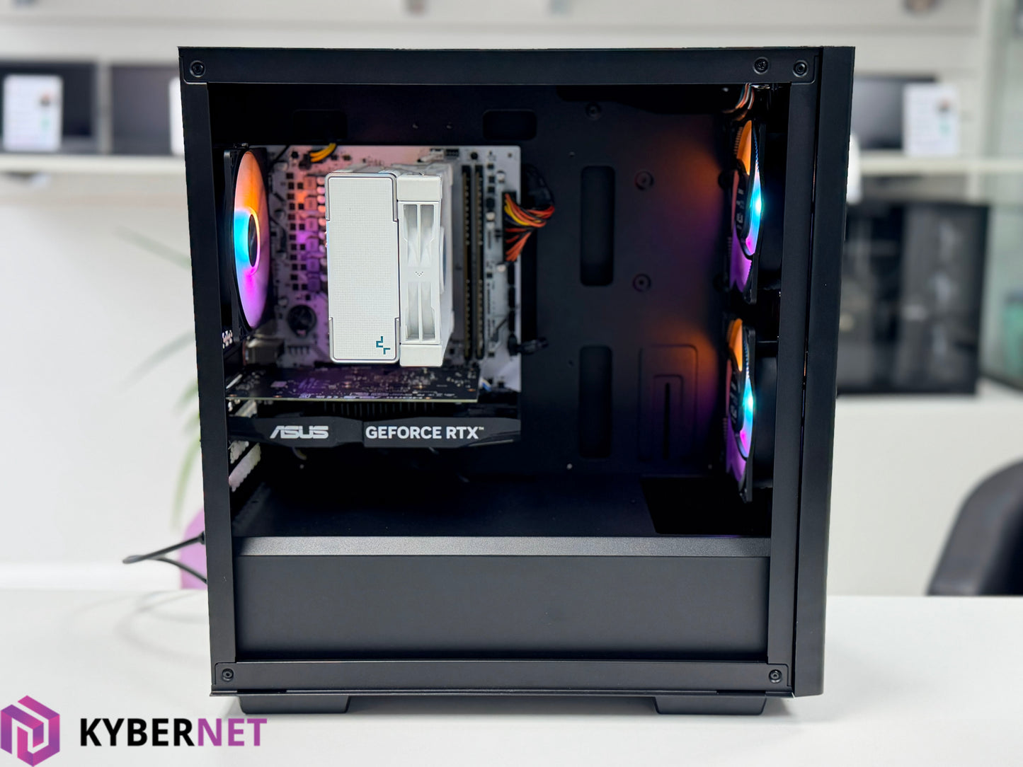 Gaming PC Ryzen 5 5600X 3.70GHz, 32GB, 512GB + 1TB SSD, RTX 3050 6GB