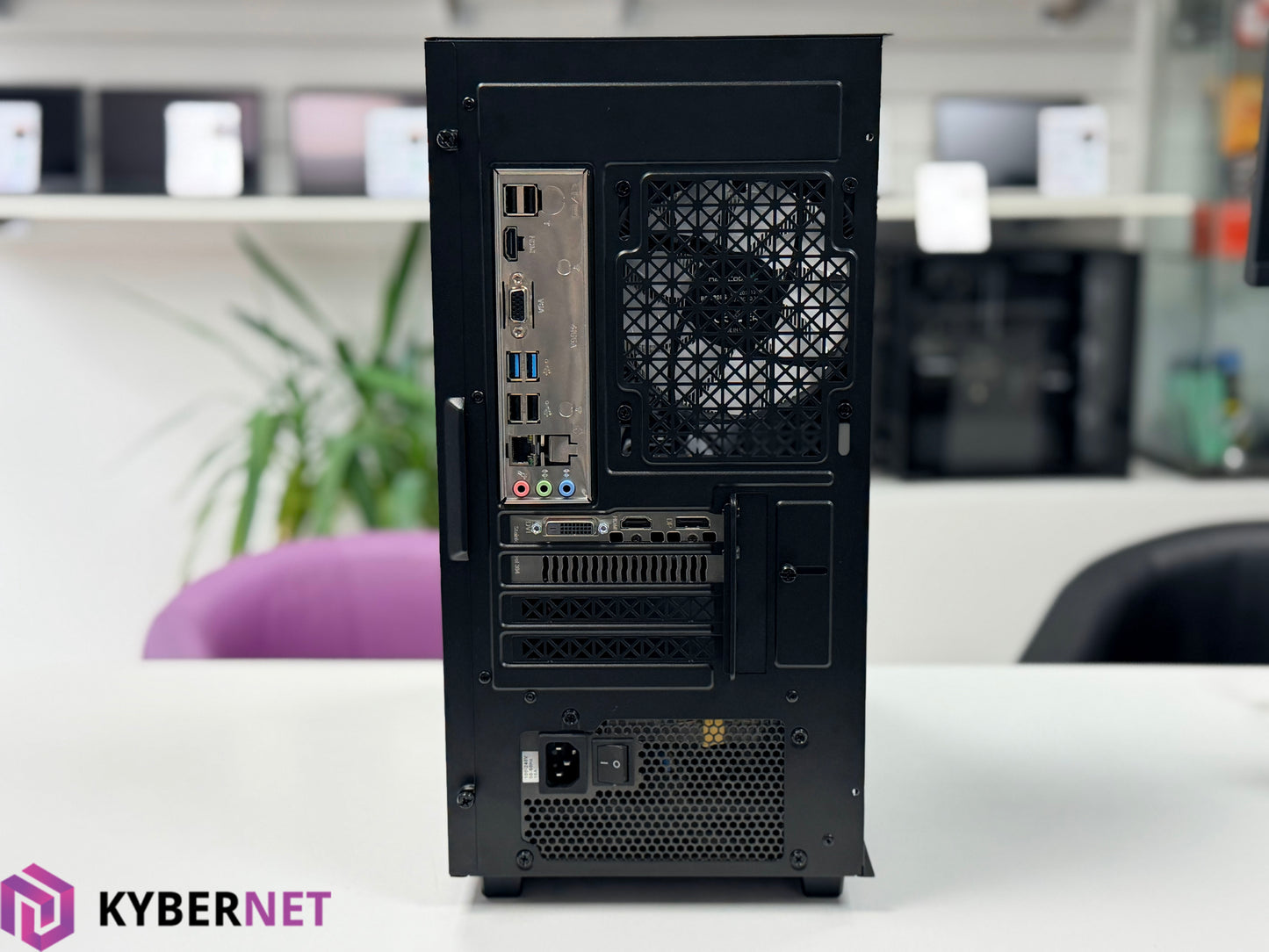 Gaming PC Ryzen 5 5600X 3.70GHz, 32GB, 512GB + 1TB SSD, RTX 3050 6GB