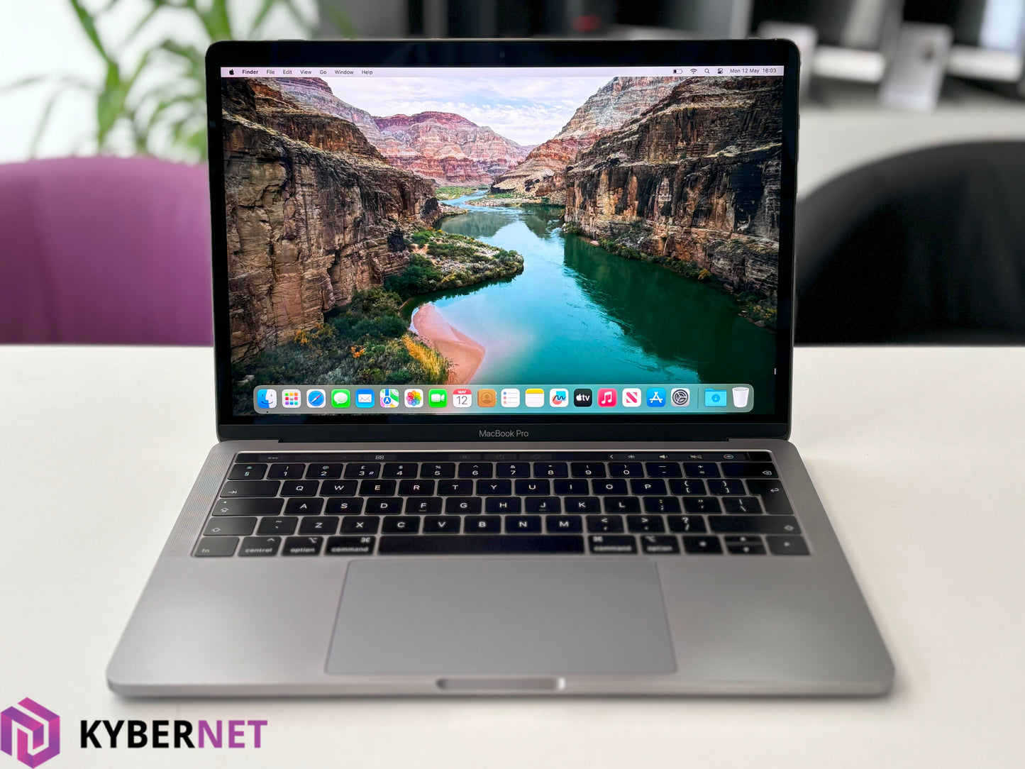 Apple MacBook Pro A1989 13" 2018 Laptop, Quad-Core i7 2.7GHz, 16GB, 1TB