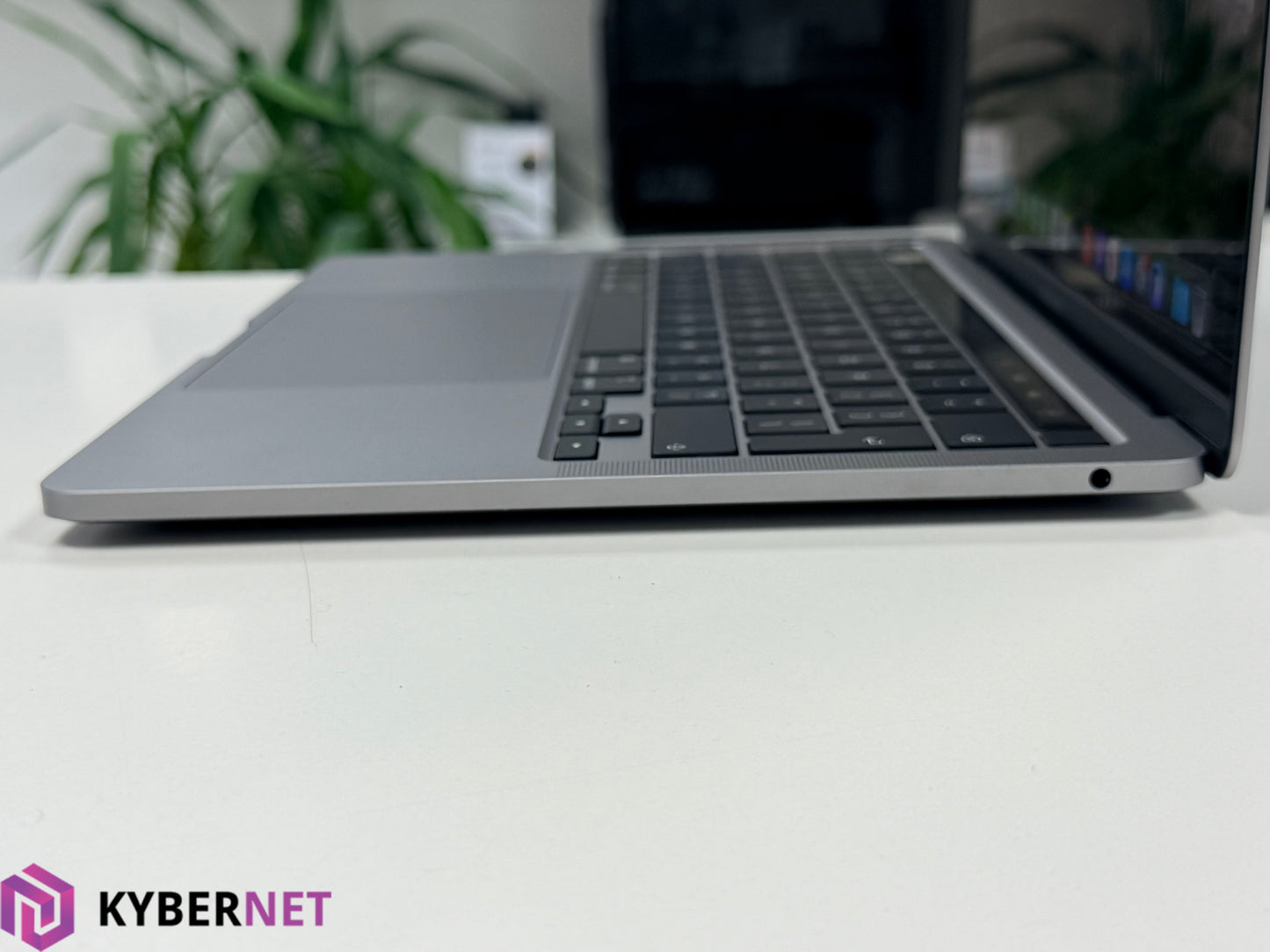 Apple MacBook Pro A2338 13.3" 2022 Laptop, Apple M2, 16GB, 256GB