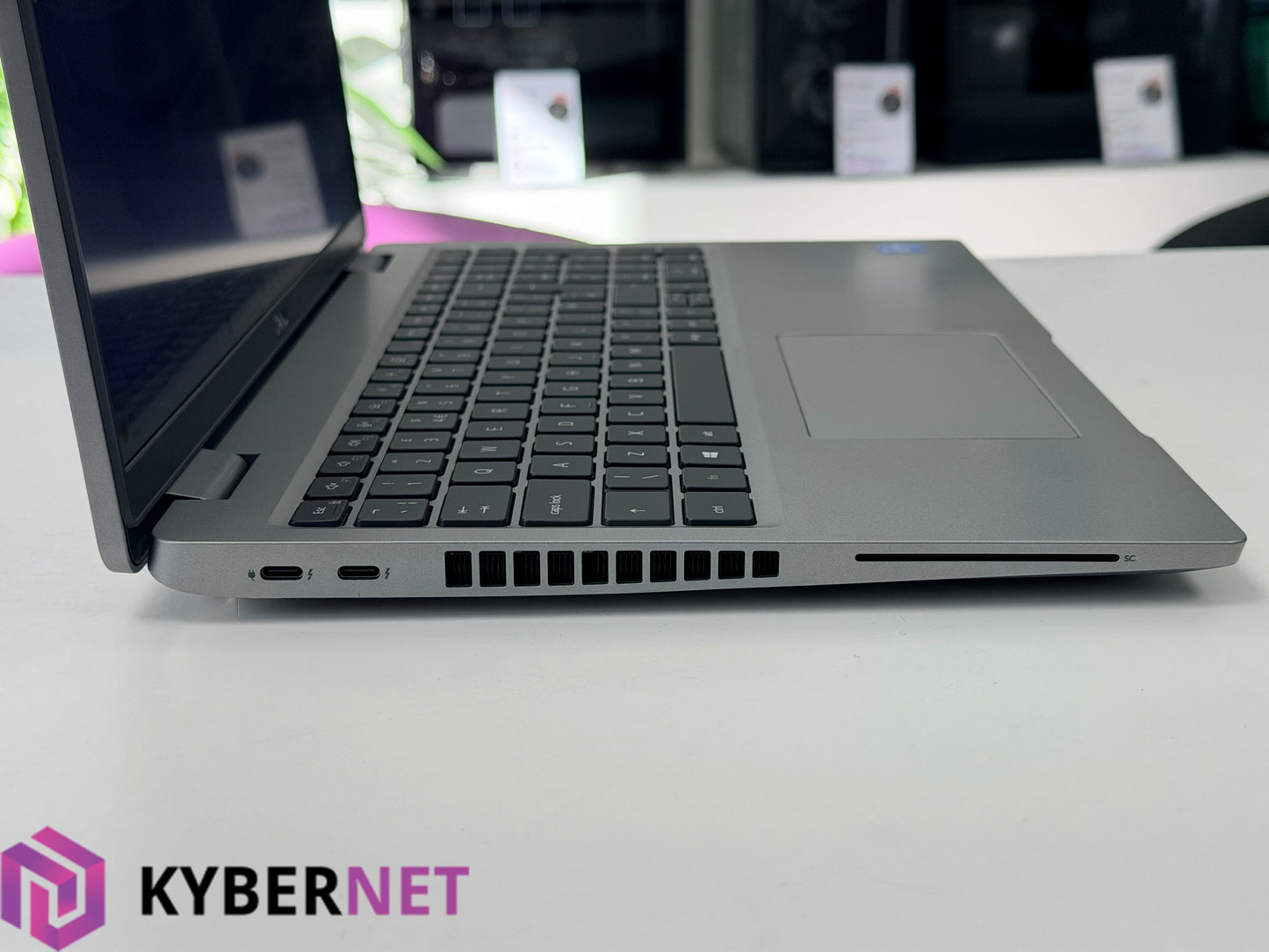 Dell Latitude 5520 15.6" FHD Laptop, i5-1145G7 2.60GHz, 16GB, 256GB