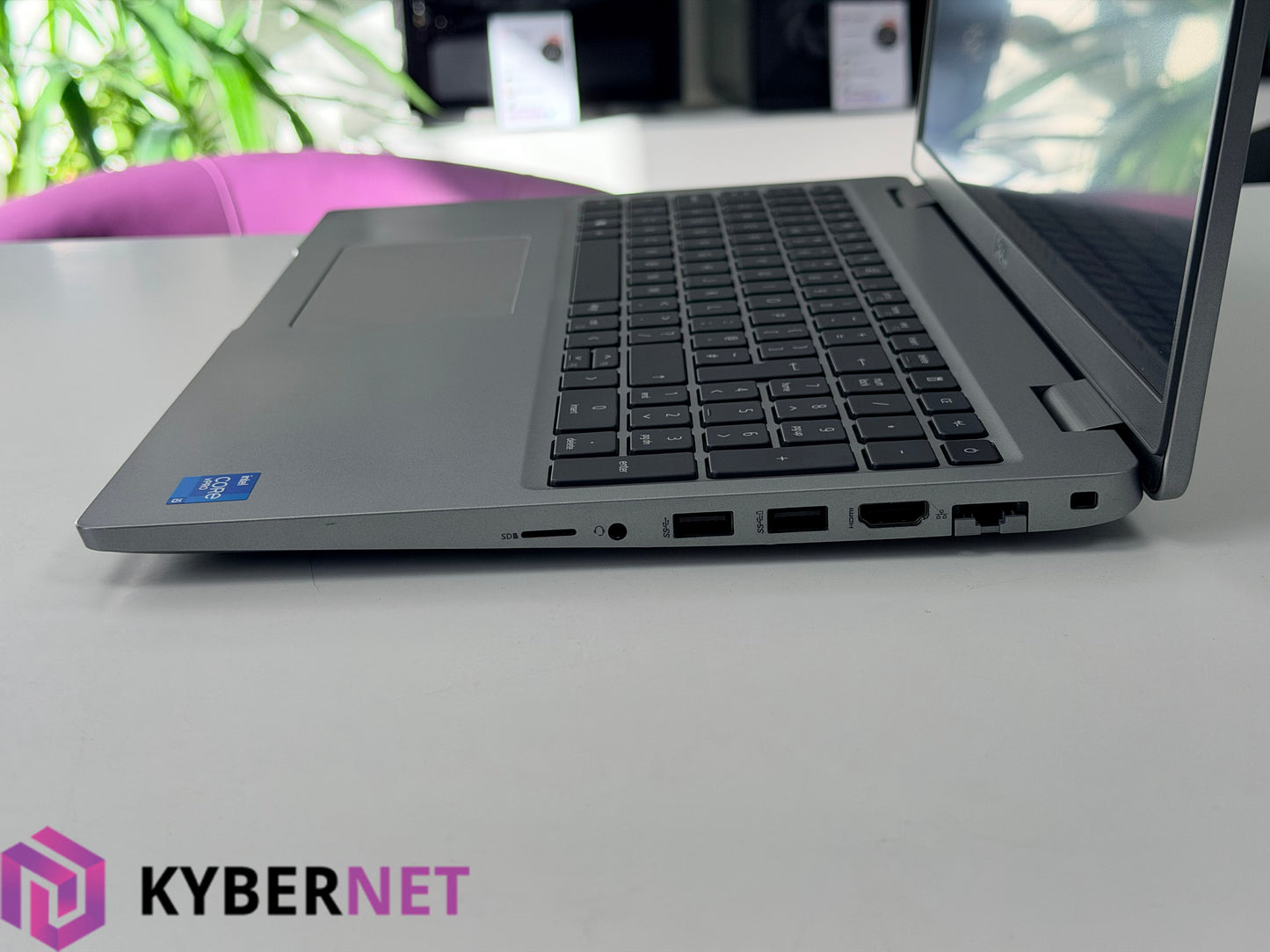 Dell Latitude 5520 15.6" FHD Laptop, i5-1145G7 2.60GHz, 16GB, 256GB